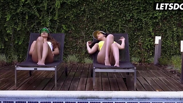 Stunning Lesbians Julia De Lucia & Ginebra Bellucci Girl On Girl Fuck