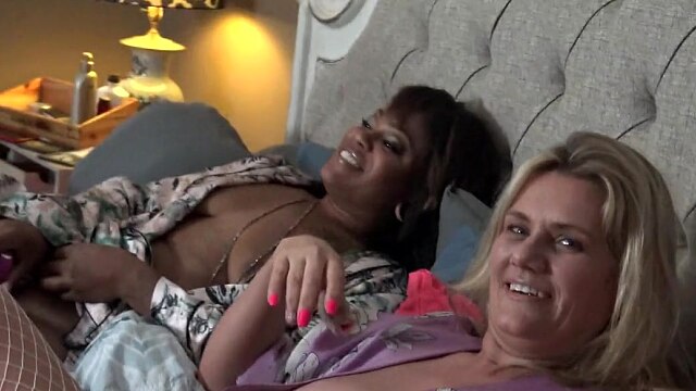 Hot amateur lesbians masturbating and licking pussy