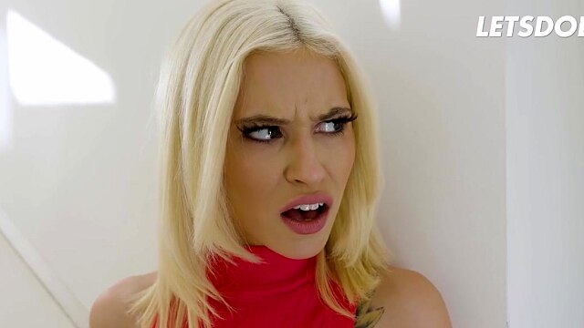 Slimthick Vic joins Kiara Cole & Blake Blossom in lesbian threesome fantasy