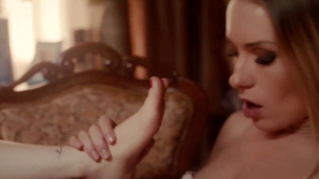 MIXEDX - Two Beauty Stepsisters Tiffany Tatum And Angelika Grays Gave Each Other A Sensual 69