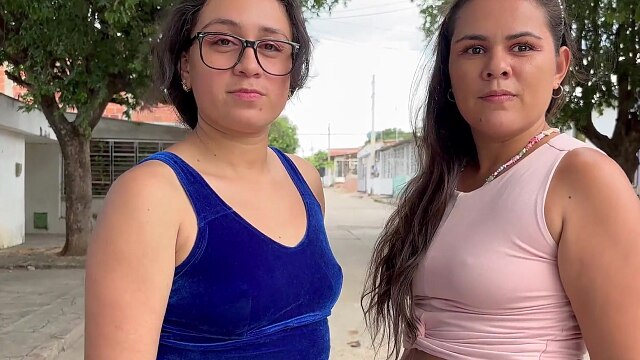 Stranger Couple Ends Up Having Lesbian Sex in Exchange for Money