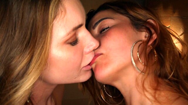 Mary Rock and Agatha Vega intertwine their hot bodies in a lesbian session