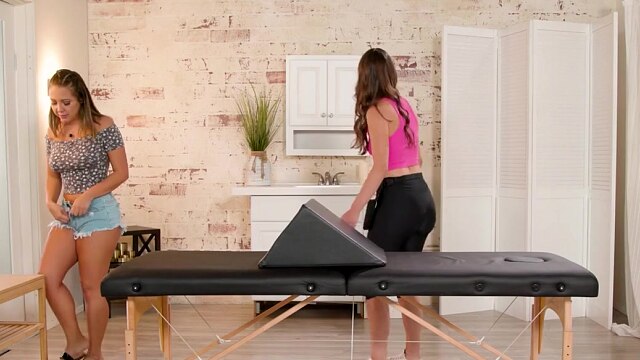 GIRLSWAY - Petite Masseuse Izzy Lush Gives Naturally Stacked Jenna Sativa Wild Happy Ending