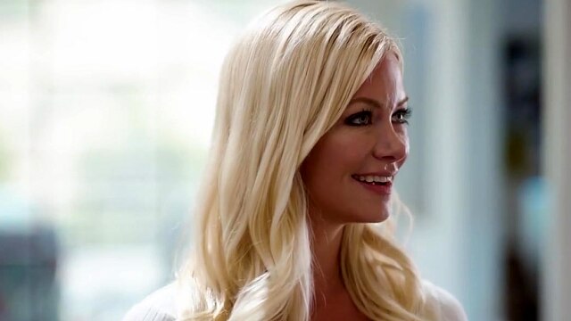 GIRLSWAY - Lesbo Masseuses Serene Siren & Alex Coal Fuck Lonely Housewife Slimthick Vic