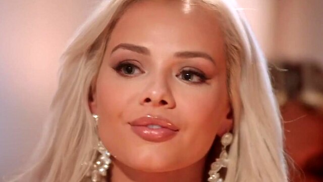 VIXENPLUS Elsa Jean's perfect pussy lips fuck with Allie Nicole