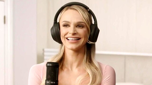 Redhead Vanna Bardot & Blonde Emma Hix Scissor Until Orgasm