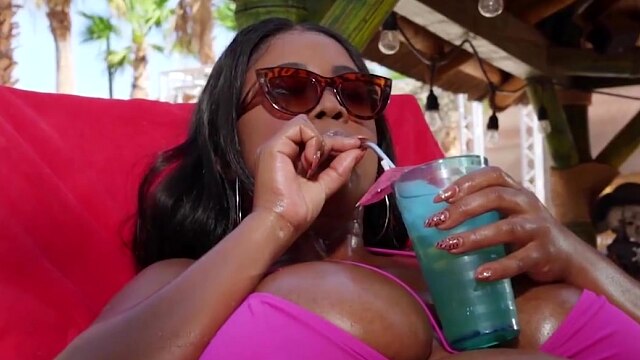 Brazzers - Ebony Bbw Maserati Dominates Petite Blonde