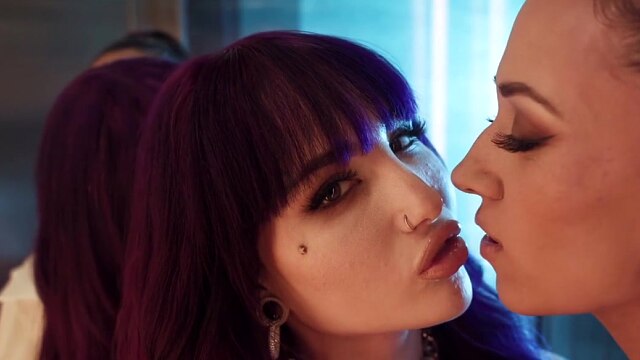 Naughty Baddie Sarah Makes Valerica Steele Squirt Hard