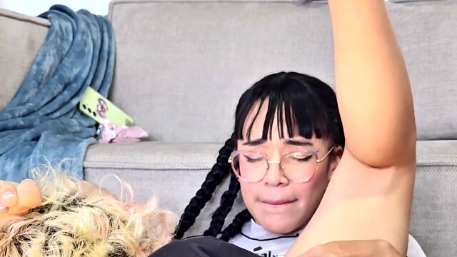 SIT DOWN AND SPREAD YOUR LEGS! Nice to lick her clit and suck her juices