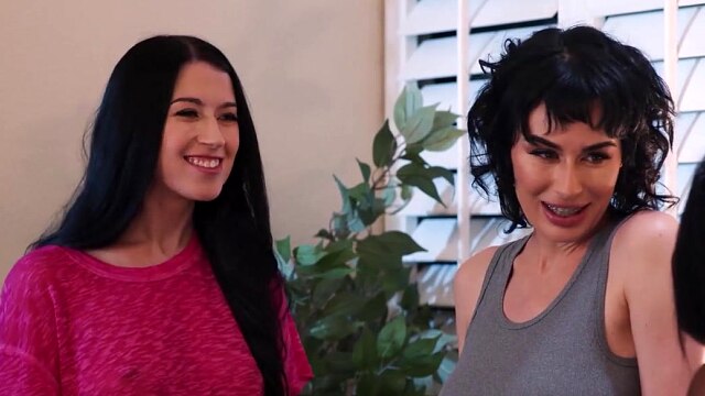 GIRLSWAY - Horny Olive Glass & Alex Coals Sneaky Foreplay Ends In Threesome With Bestie Nicole Kitt