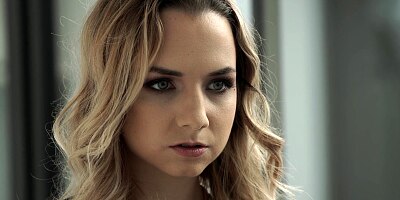 Megane Lopez dominates Mona Blue