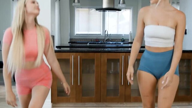 ADULTMOBILE - Lilly Bell And Jazlyn Ray Take Turns Eating Each Other's Pink Pussies