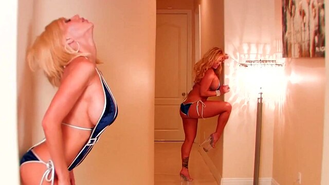 Hot Glamour Sex With Blonde Puma Swede