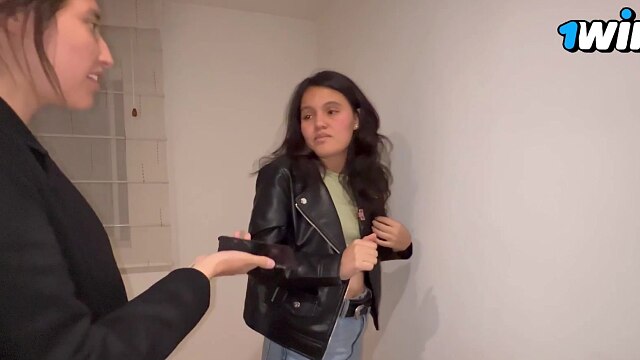 I am a LESBIAN addicted to vagina!