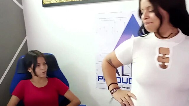 Unemployed Latina is looking for a job and asks to be paid with a squirting